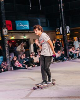 SO.. 👯‍♀️ Come up here and dance! Let’s dance! 👯 Feel the dance between the movements! 💃🕺
 
🗓️ The big day is coming, be ready for Klokgebouw on 4th and 5th of April! 🙌
 
#dance #soyoucanlongboarddance #Longboard #longboarding #longboarddancing 

This event is made possible by:
@gemeente_eindhoven 
@eindhovensport
@sssstone1011 (the amazing artwork)
@klokgebouw
@longboarddancingfacility (free lessons!)
@skate_awhou
@eindhovencity
@manolimarkakis (beautiful woodwork trophies) 
@samplism.nl
@loadedboards
@orangatangwheels
@manijaboards 
@paristruckco
@keeprolling_waterproof
@sickboardshop
@skatepro
@bastlboards
@truesupplies
@alternativelongboards
@girlsloveboards